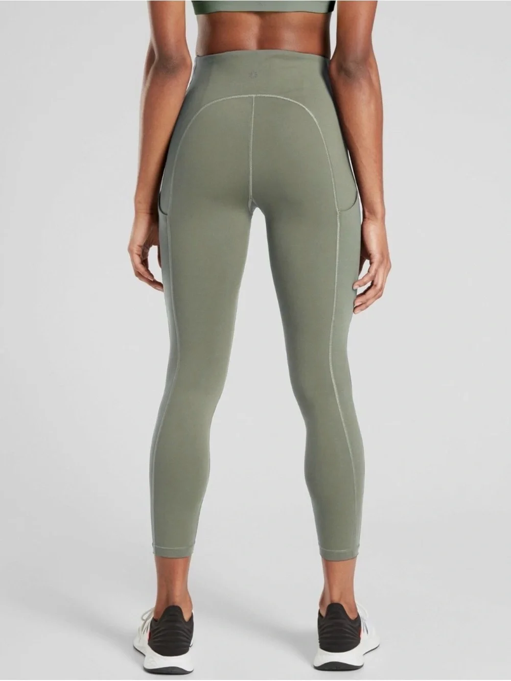 Athleta Ultimate Stash Pocket 7/8 Tights size small
